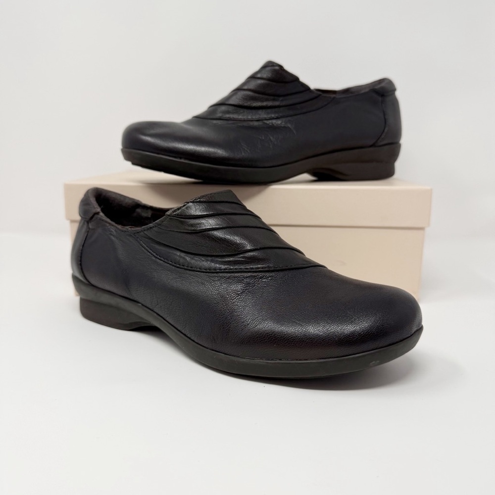 Michelle D Women’s Dark Brown Leather Slip On Comfort Shoes Loafers Size 8.5M